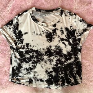 black and white crop top